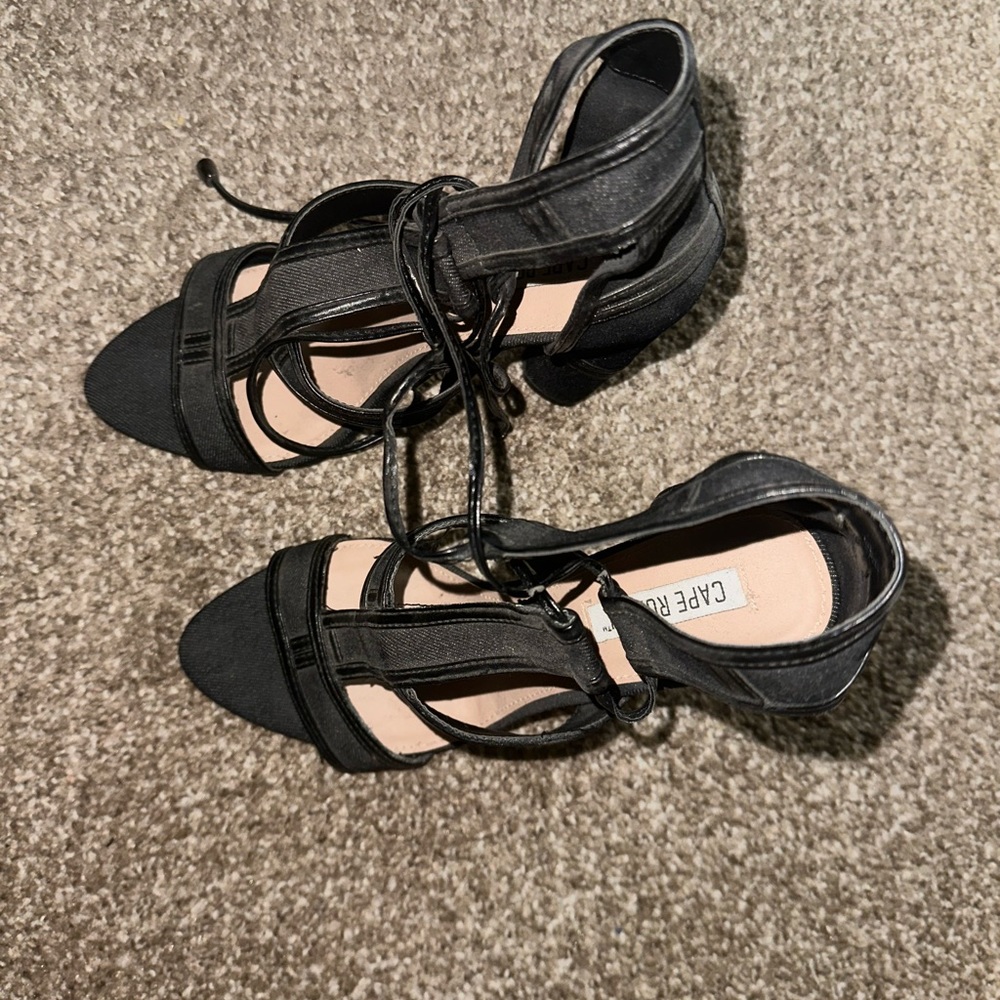 Jeans material heels, size is 8 from Cape Robbin